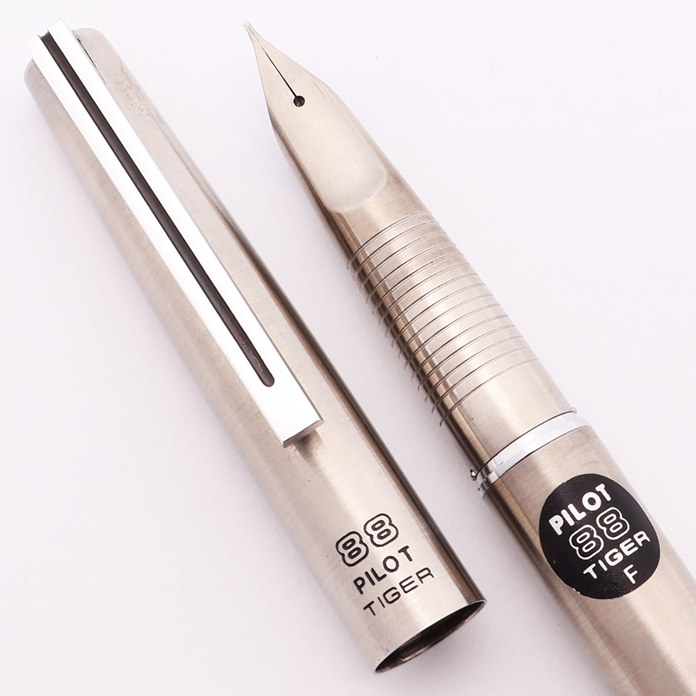 OXFORD Pen 韓国 Pilot Tiger 88 Fountain Pen (Korea, 1988) - Long Murex Style
